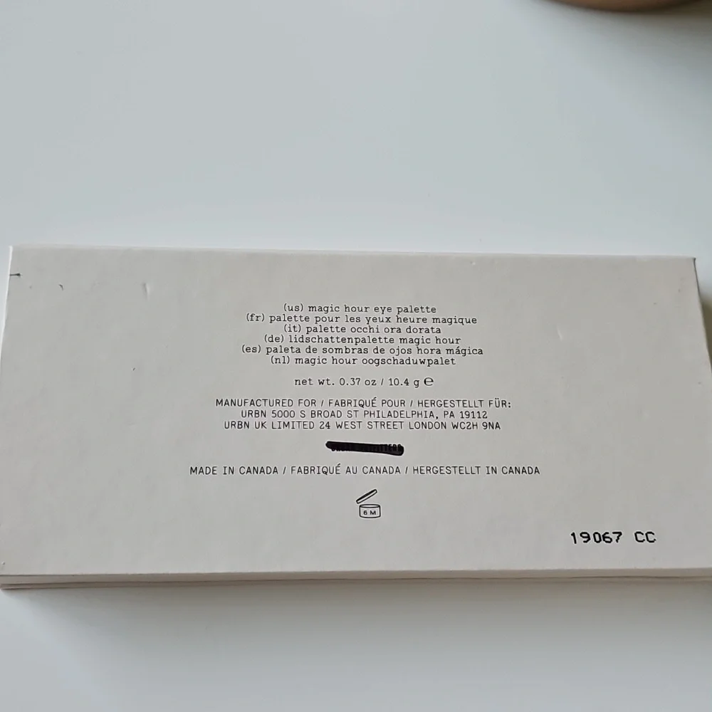 Urban Outfitters Ohii Eyeshadow Magic Hour Palette Romantic Shades